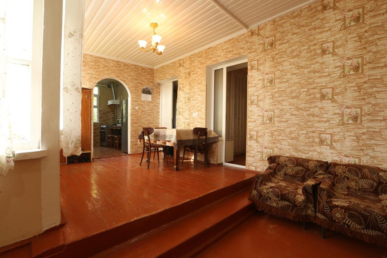 Guesthouse "Ashot Shalunts" Горис Экстерьер фото